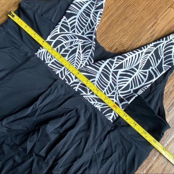 Lululemon Hustle & Bustle TankBlack / Pretty Palm Black Angel Wing size 12 - Picture 8 of 11